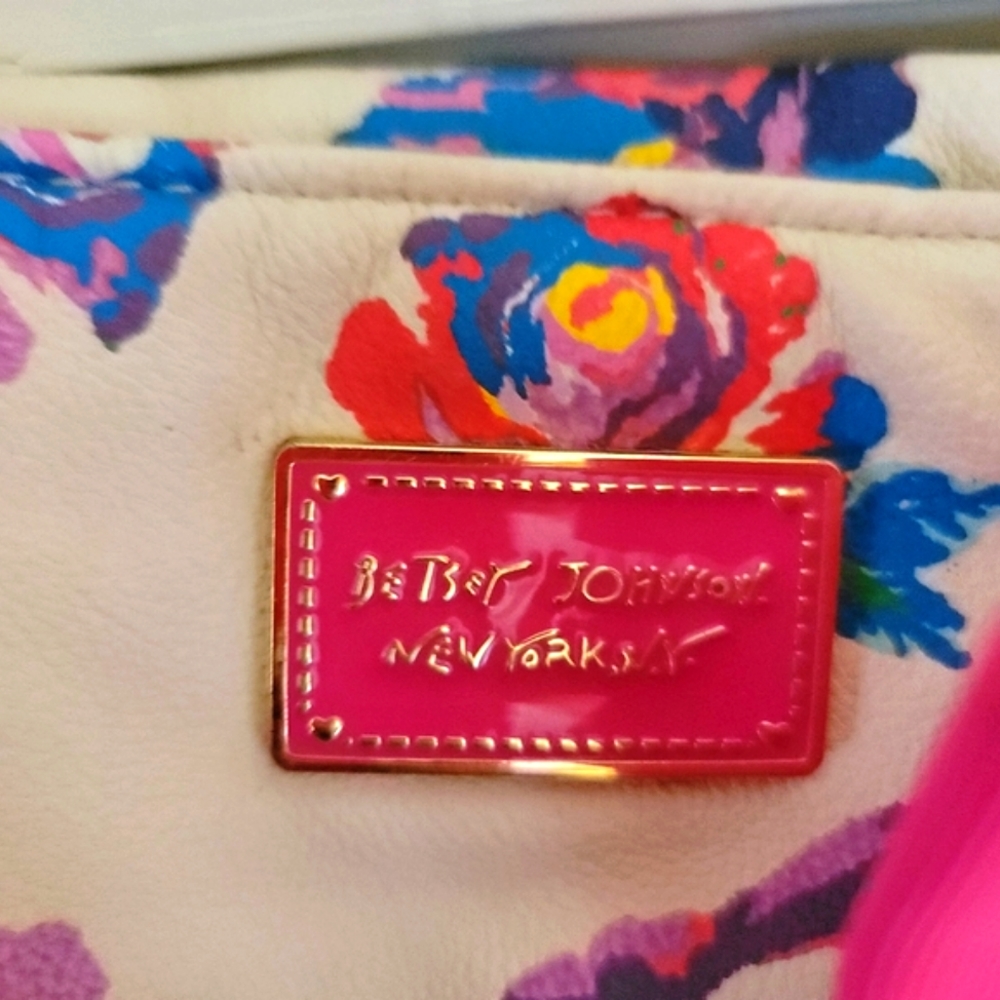 Betsey Johnson floral tote purse/ bag! - Picture 4 of 16